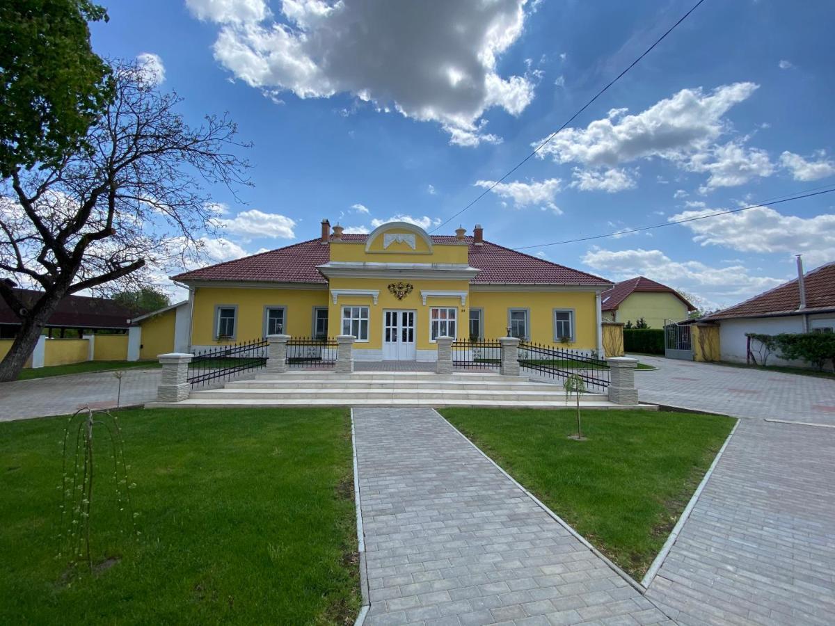 Hotel Kuria Vendeghaz Poroszló Zewnętrze zdjęcie