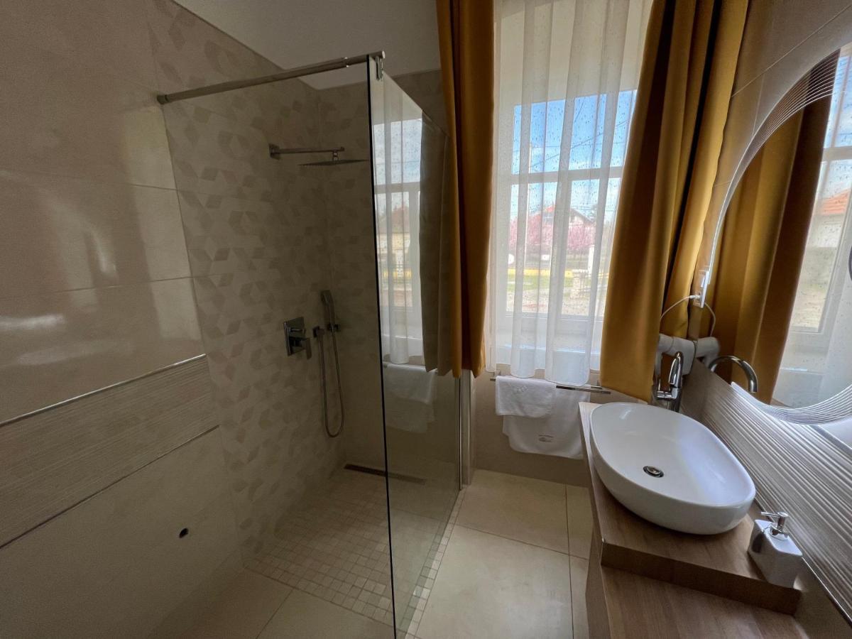Hotel Kuria Vendeghaz Poroszló Zewnętrze zdjęcie